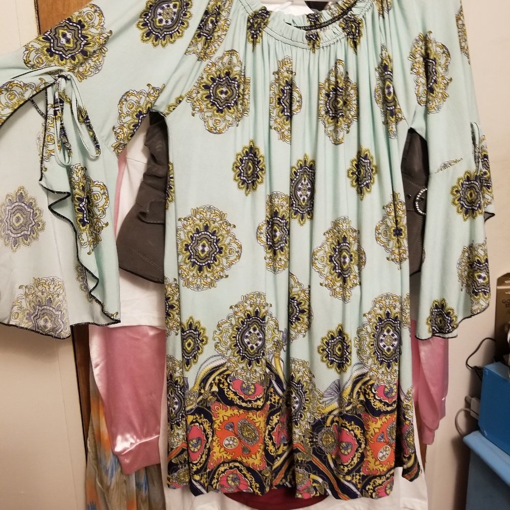 Pretty Bell sleeve Top